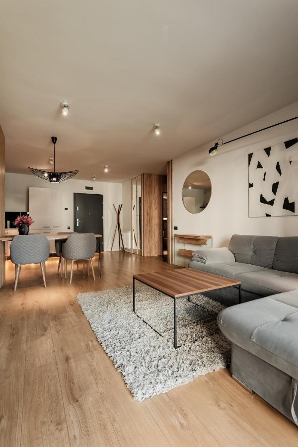 Nest Inn Stiletto Apartment Cluj-Napoca Luaran gambar