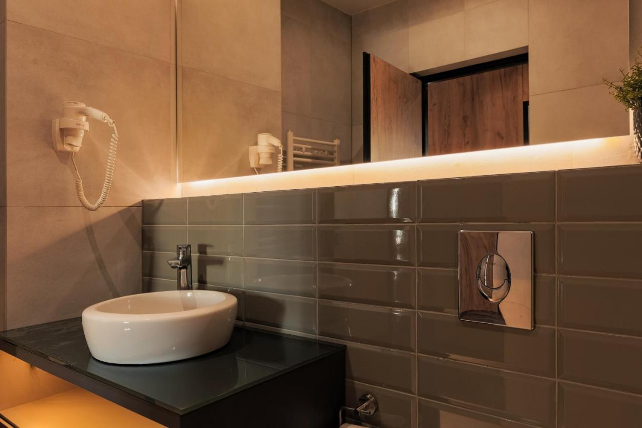Nest Inn Stiletto Apartment Cluj-Napoca Luaran gambar